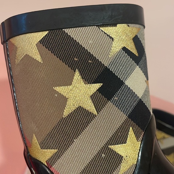 Gorgeous Burberry Star & Check Rain Boots Size 27 - Picture 4 of 11